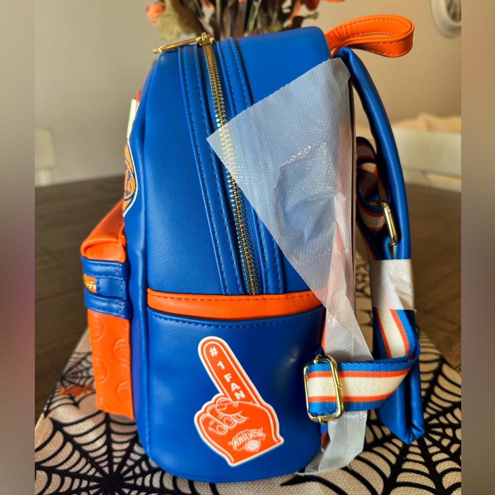 NBA New York Knicks Patch Icons Mini Backpack - Picture 4 of 4